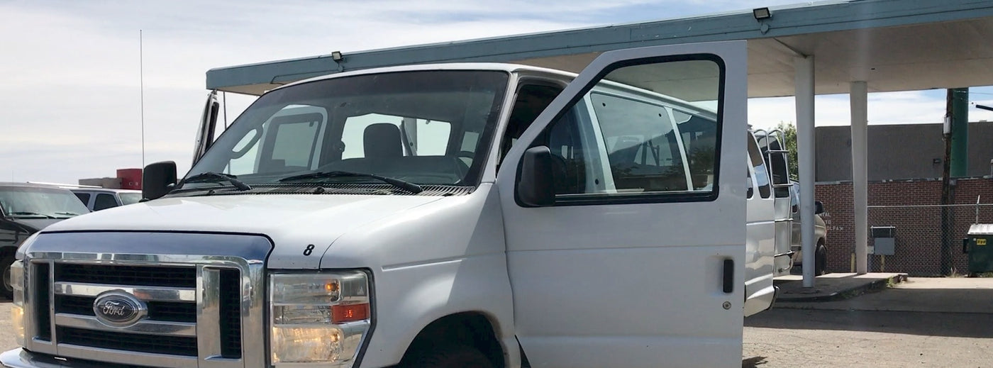 driver's door open — photo 2