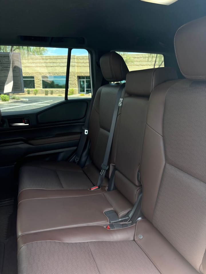 2025 Toyota Landcruiser — photo 9