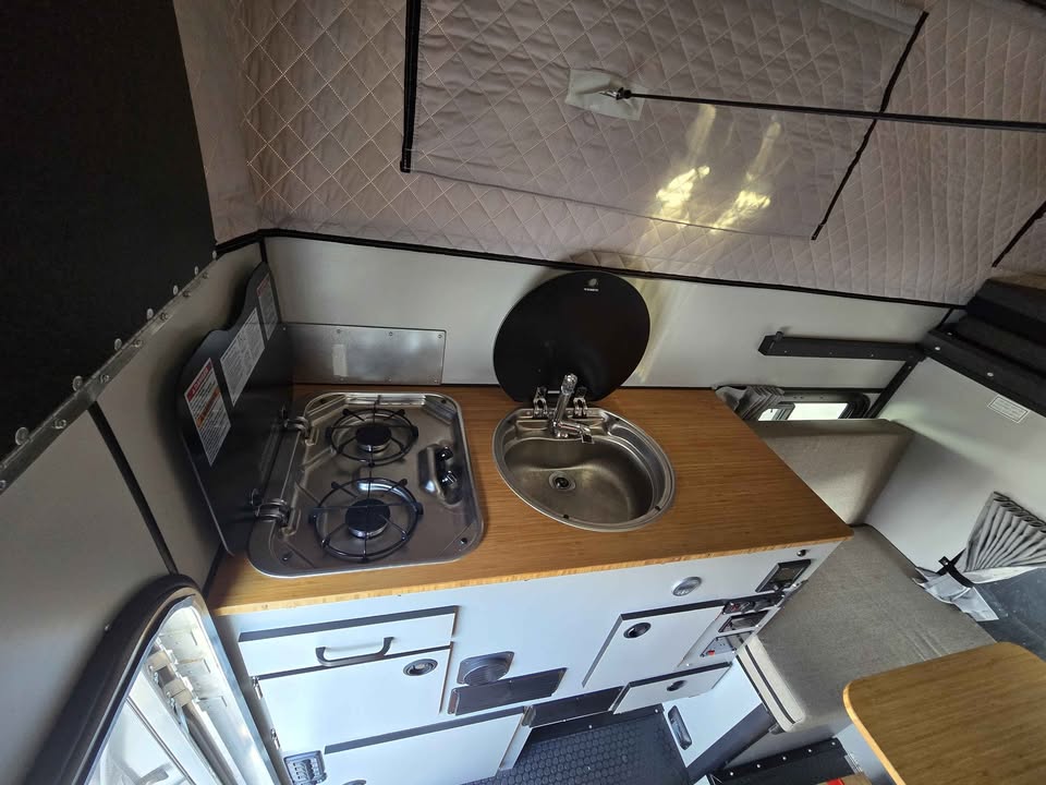 2025 Four Wheel Campers pop in Boise, ID (photo 10) — photo 10
