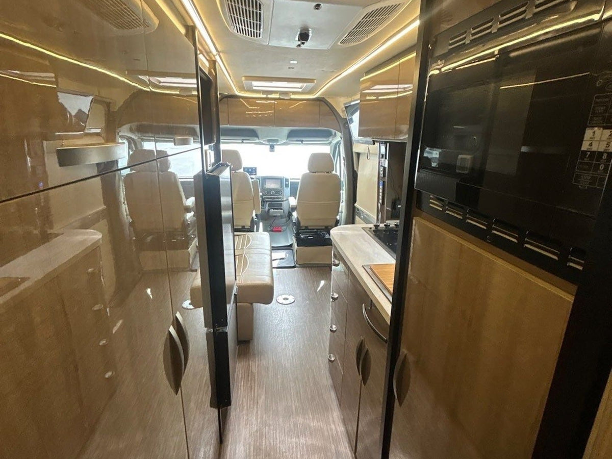 and tinted windows — photo 12