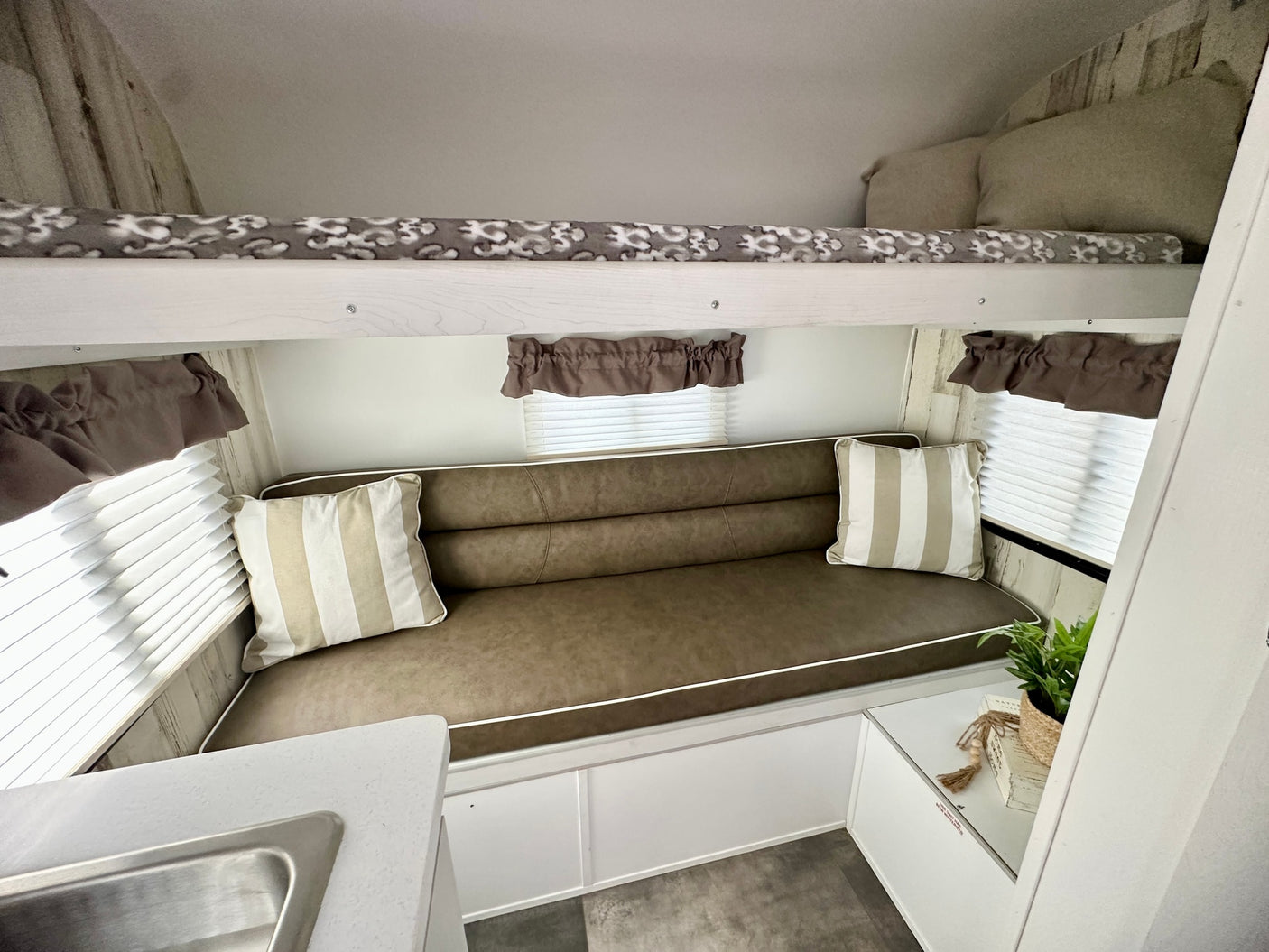 bench seating