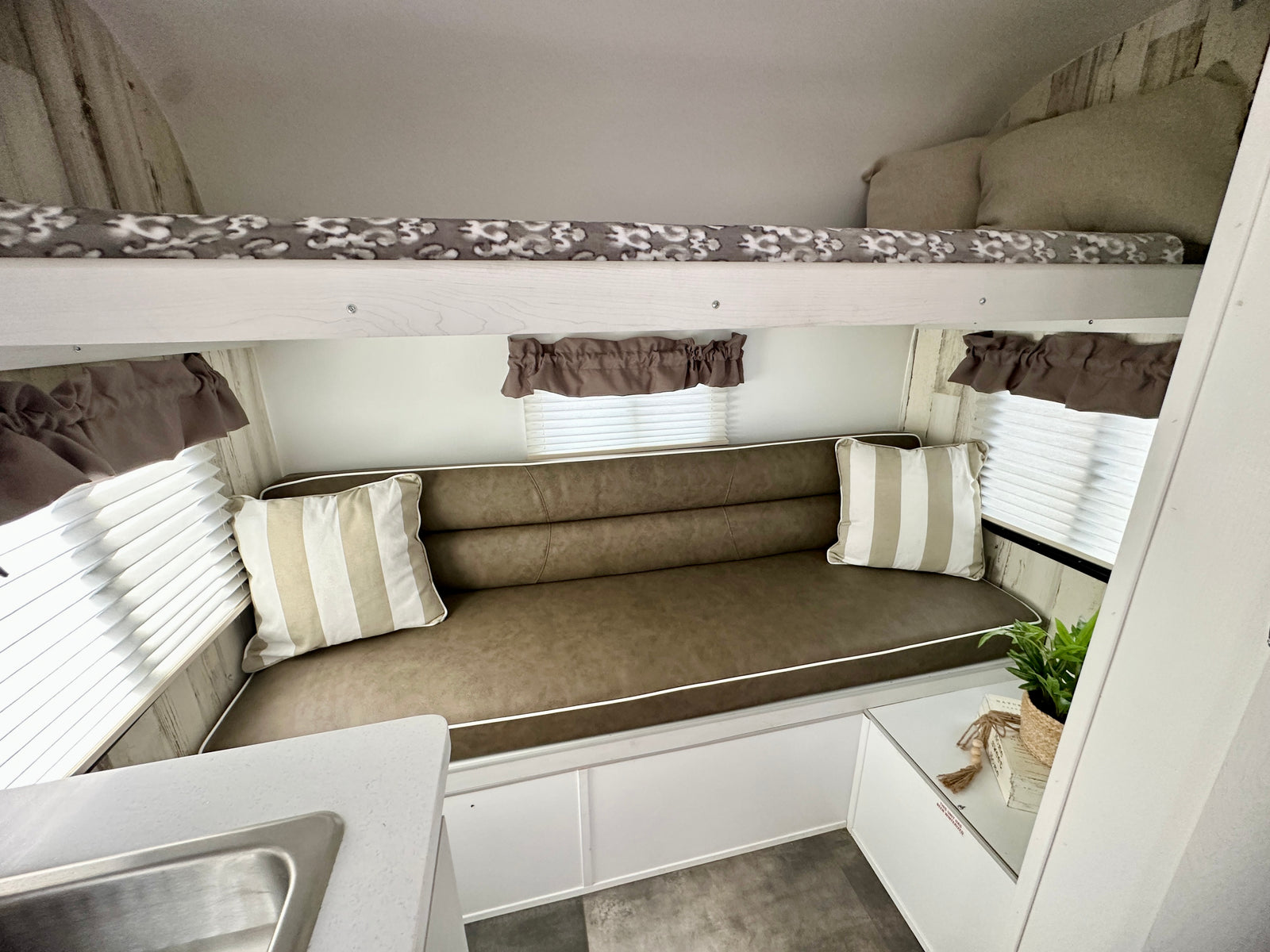 bench seating