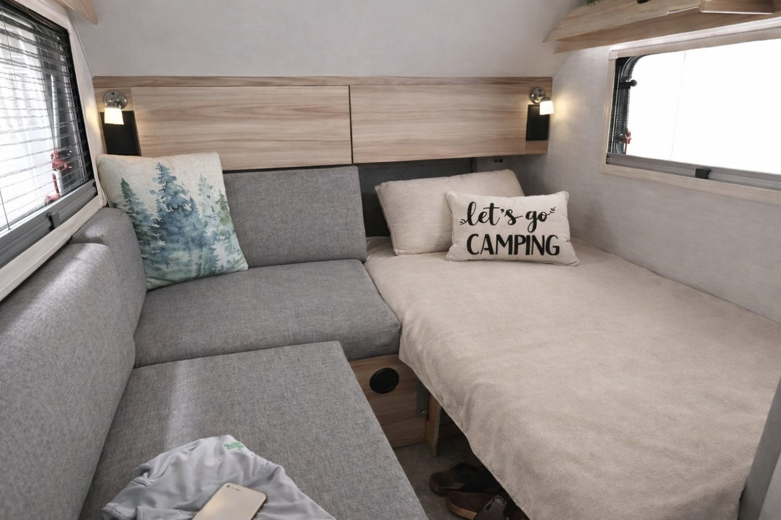 living area with TV
