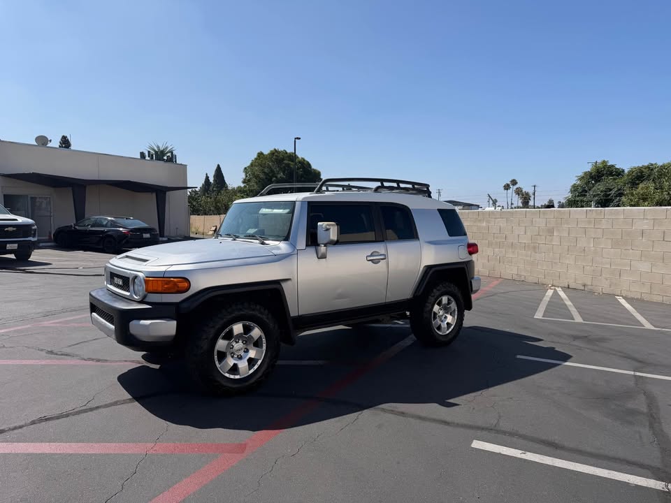 2007 Toyota FJ Cruiser · Sport Utility 2D in Orange, CA (photo 6)