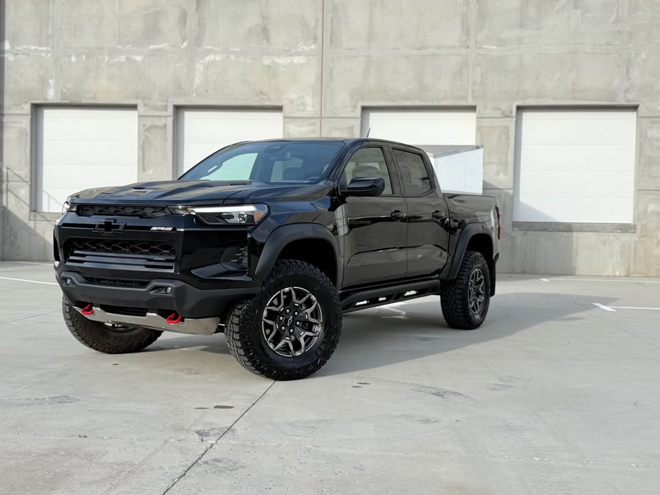 2026 Chevrolet Colorado Crew Cab · ZR2 (clean title! Still new!) in Farmington, UT (photo 10)