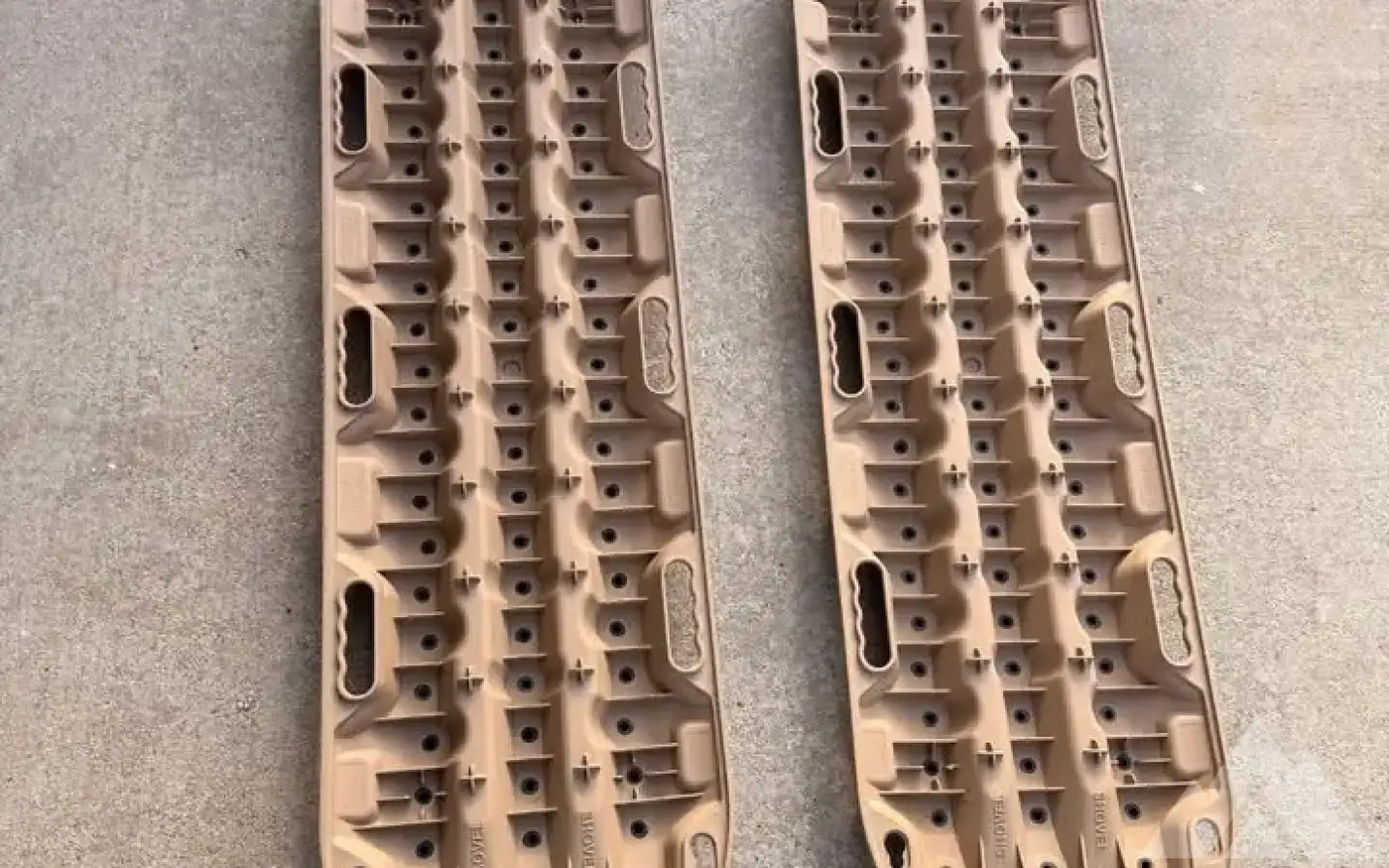 Maxtrax XTREME Recovery Boards | Desert Tan — used gear for sale (photo 4) — photo 4