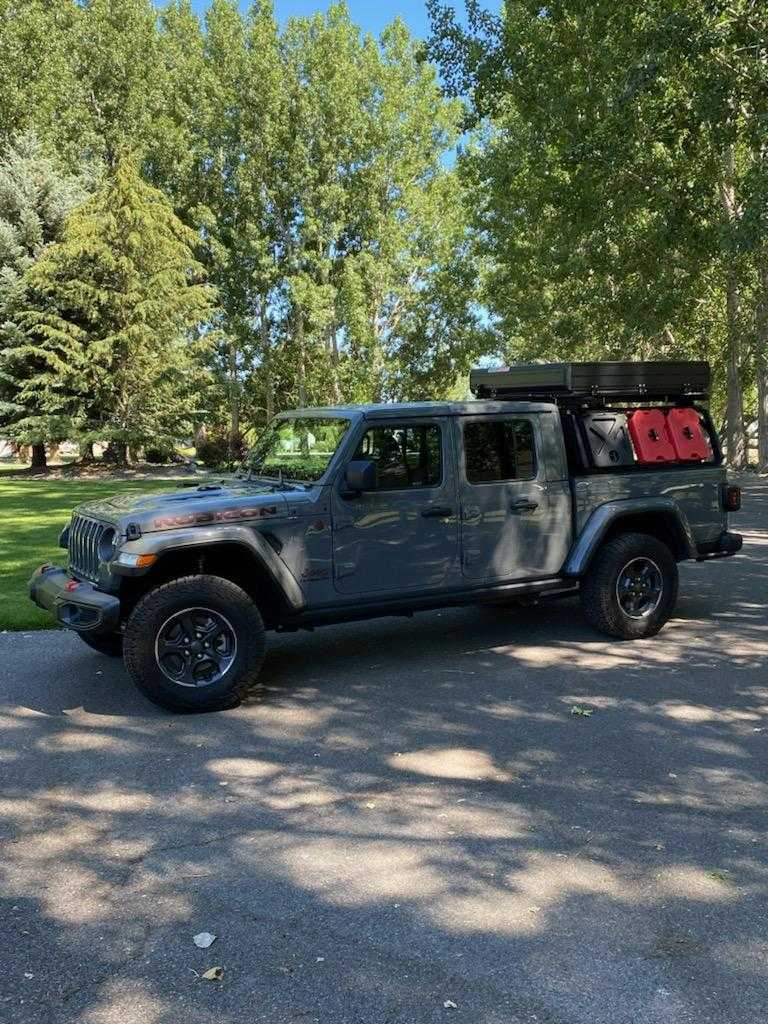 Explore off-road with this Jeep Gladiator rv rental