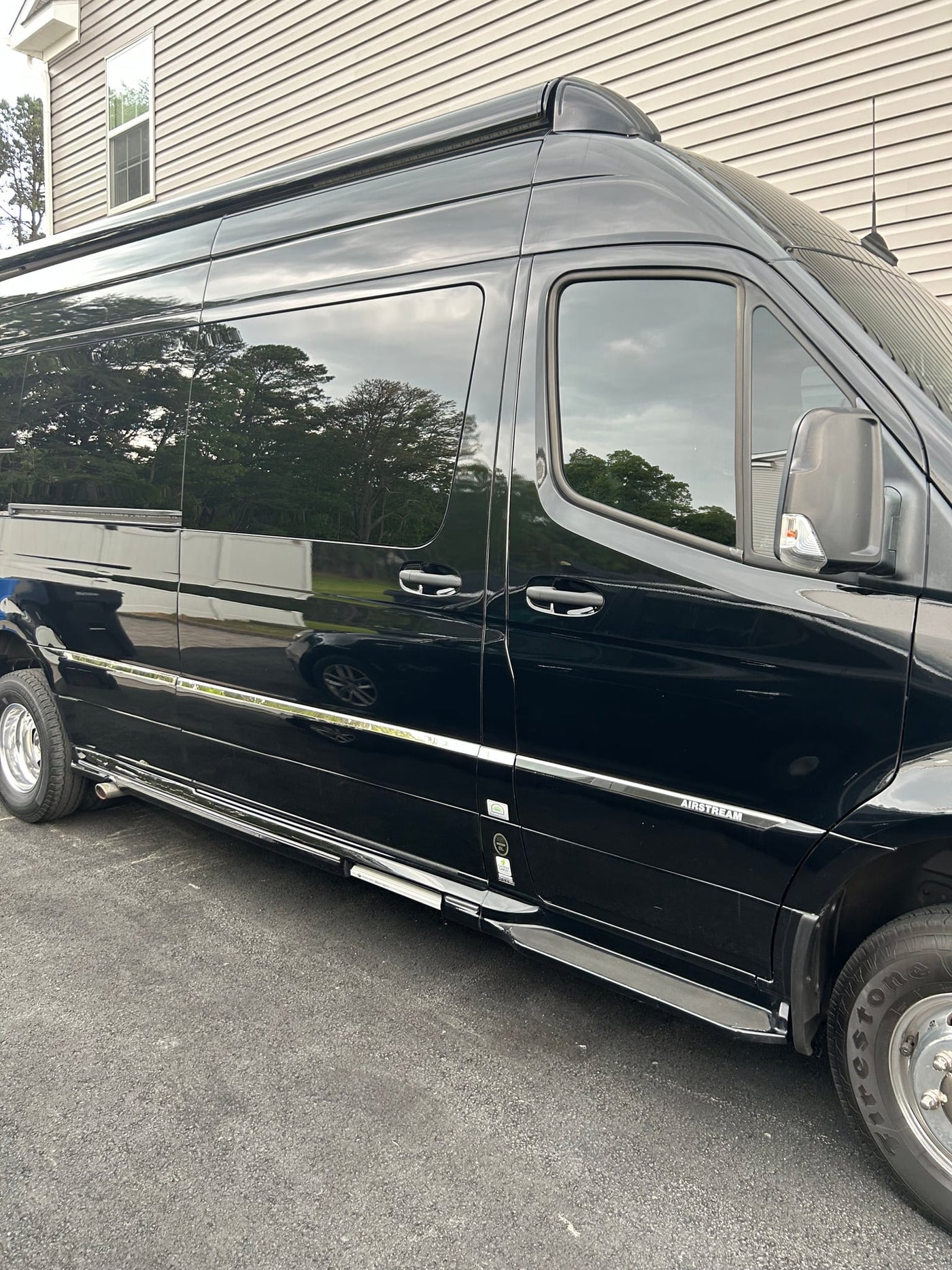 based on a Sprinter van — photo 3
