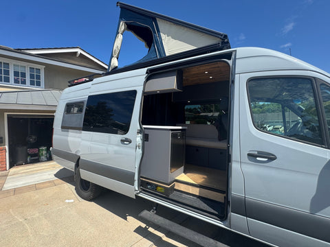 King Bob - Sprinter Van 4x4 Extended with bathroom overland rental