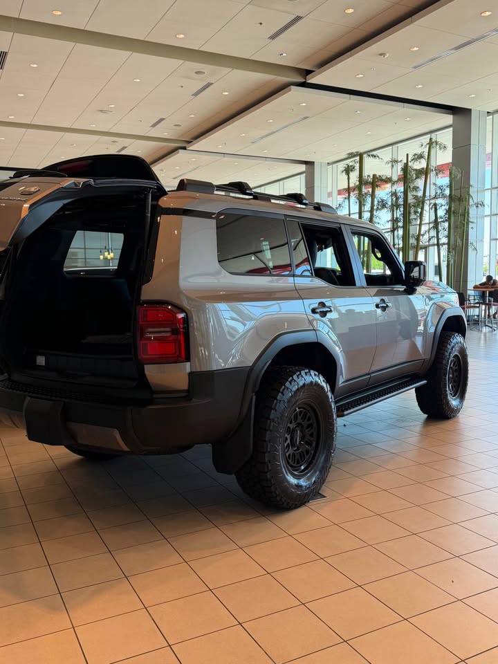 2026 Toyota Landcruiser — photo 4