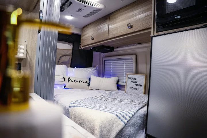 "Lux" 2022 Winnebago 59G, Fully Contained OFF Grid Capable! Air Conditioned — photo 5