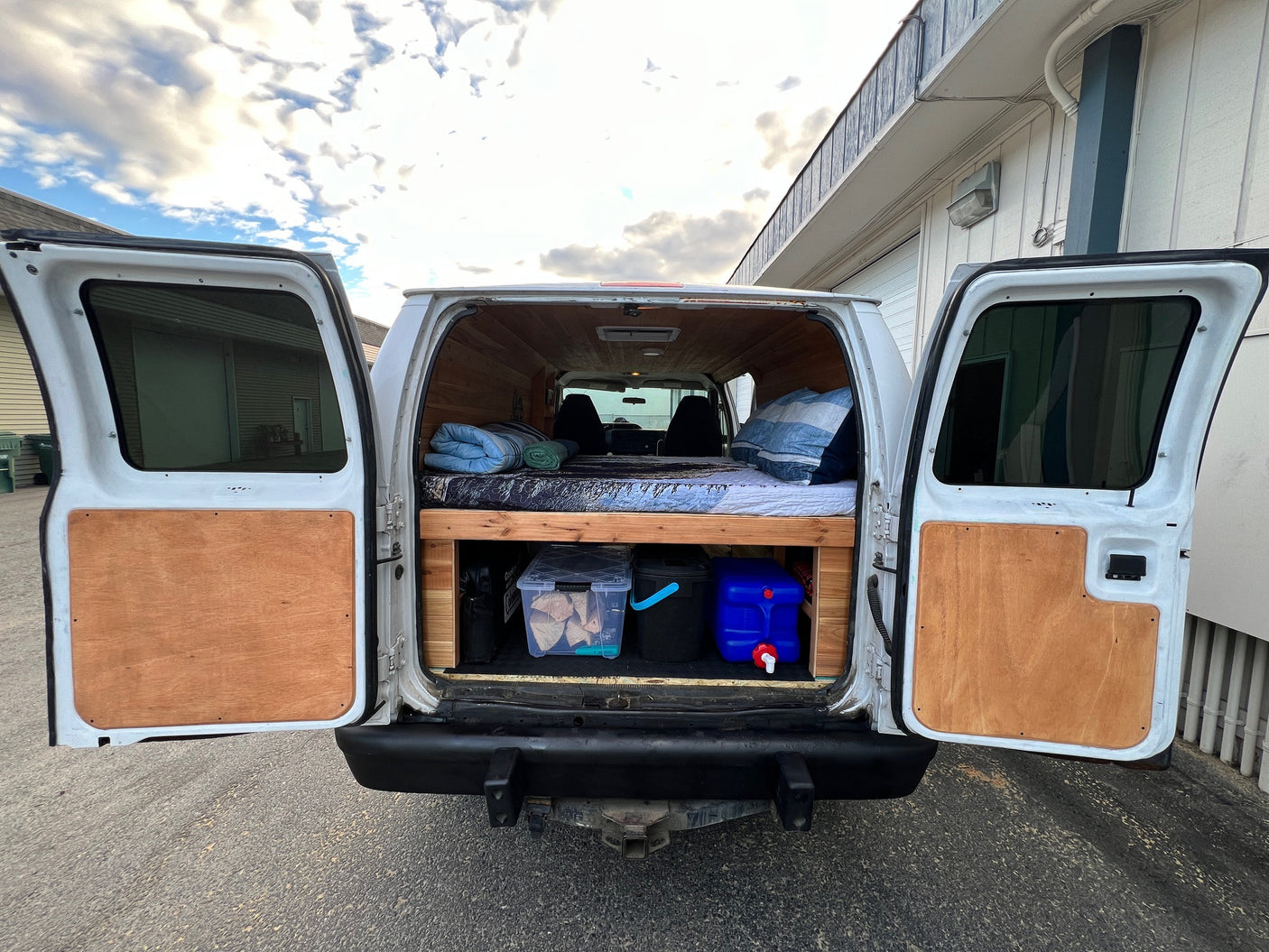Badass Adventure Vans "Hendrix" - Free Airport Delivery - Unlimited Miles