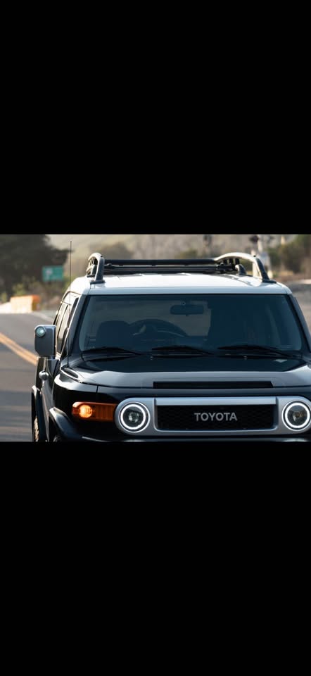 2007 Toyota FJ Cruiser · Sport Utility 2D — photo 2