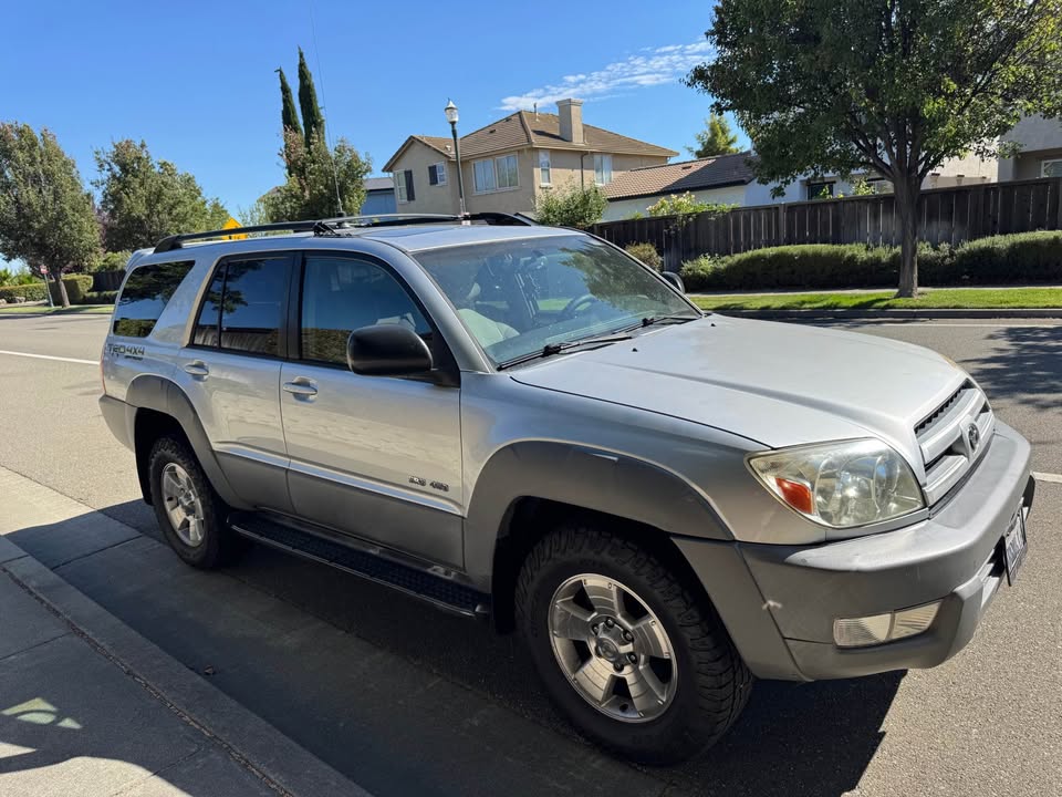 2005 Toyota 4Runner · SR5 Sport Utility 4D in Vacaville, CA (photo 8) — photo 8
