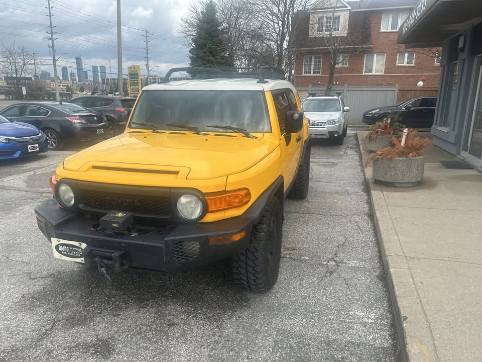 2007 Toyota FJ Cruiser 4WD in Mississauga, ON (photo 3)