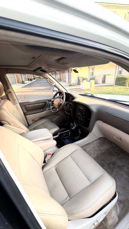 2000 Toyota Landcruiser · Sport Utility 4D in Gilbert, AZ (photo 8)