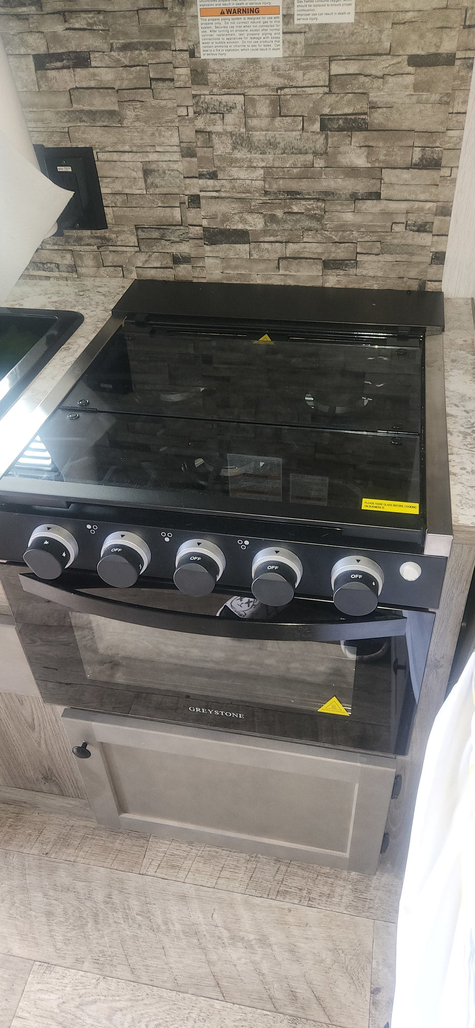 ideal for a comfortable trip.|RV rental kitchen: High Pointe microwave — photo 6