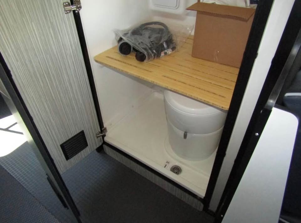 2023 Winnebago Revel with suspension in Mesa, AZ (photo 7) — photo 7