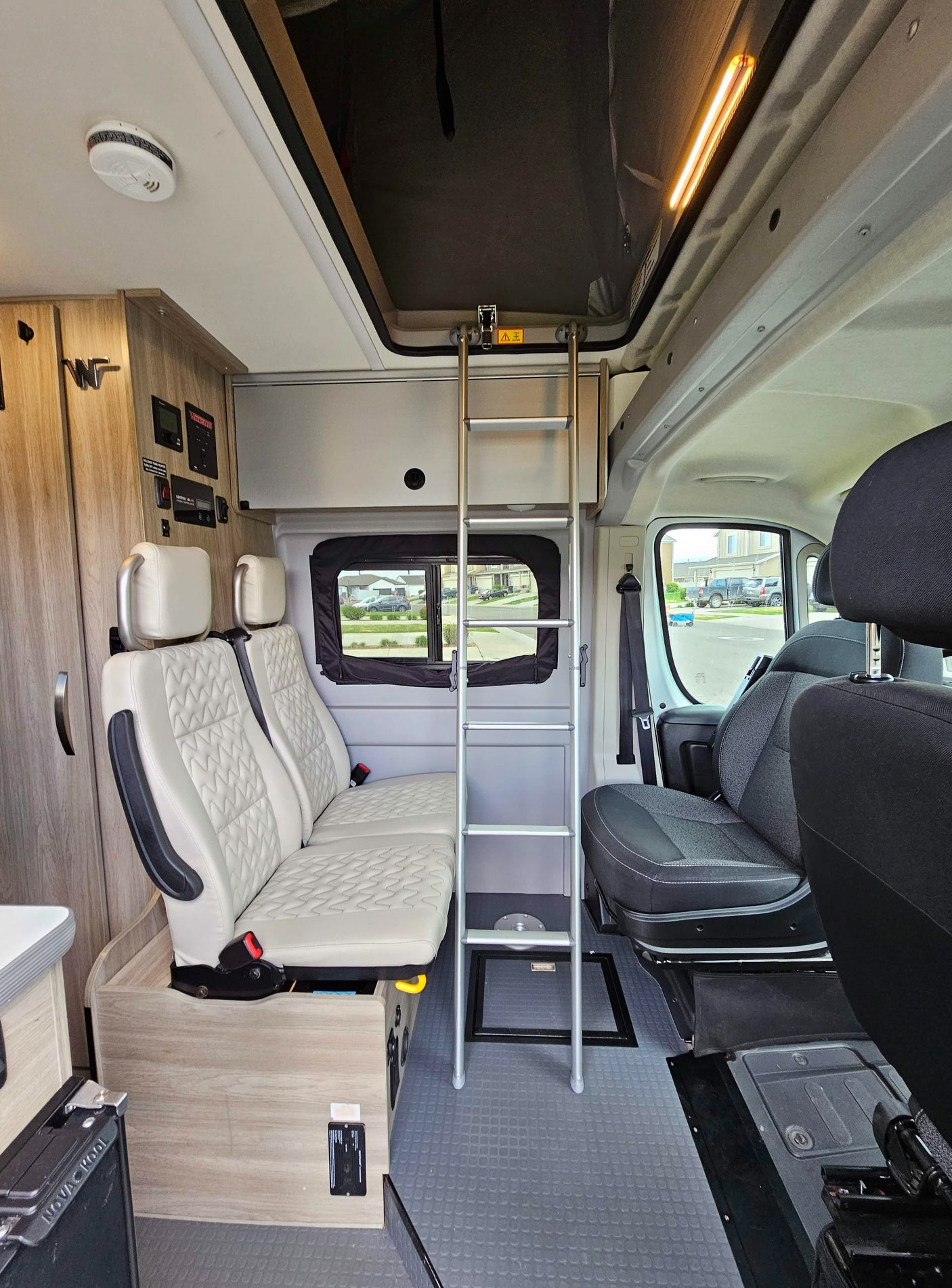 adVANture in Marge the Mini Motorhome! 6 Seats