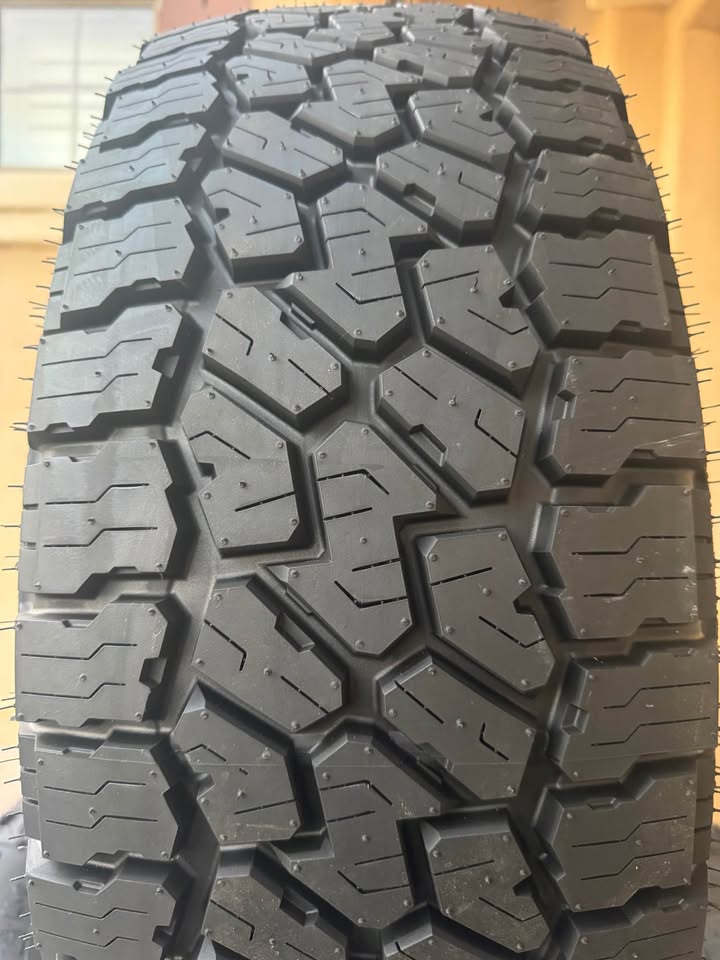 265/70r17 Falken Wildpeak A/T4w in Phoenix, AZ (photo 5) — photo 5