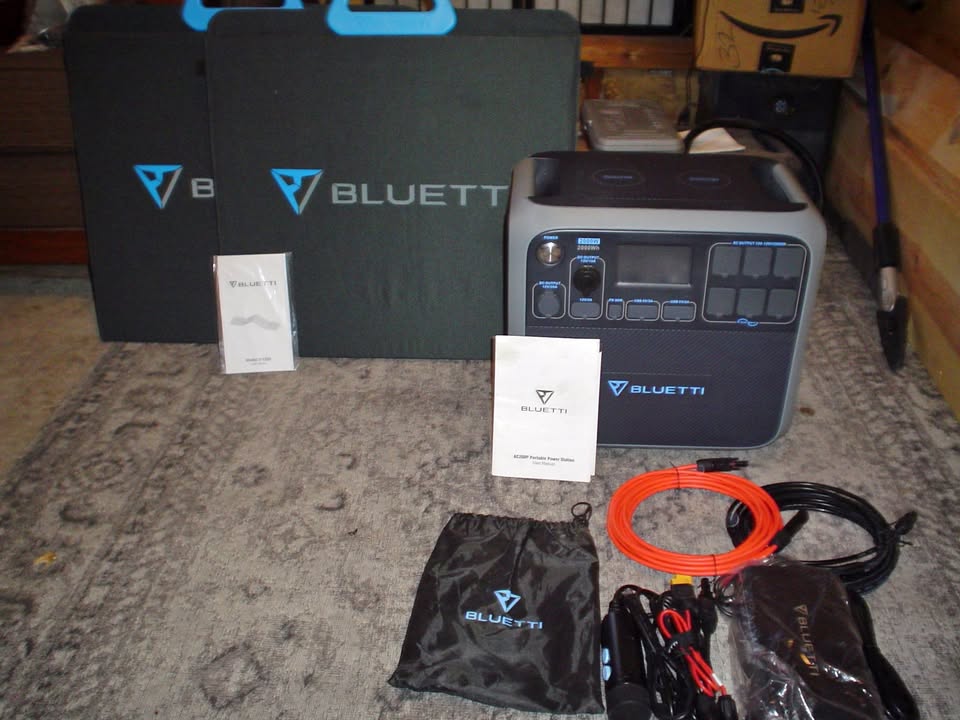 BLUETTI B230 Portable Power Station/ BLUETTI PV 200 Portable Solar Panels X 2 in Canyon City, OR (photo 1) — photo 1