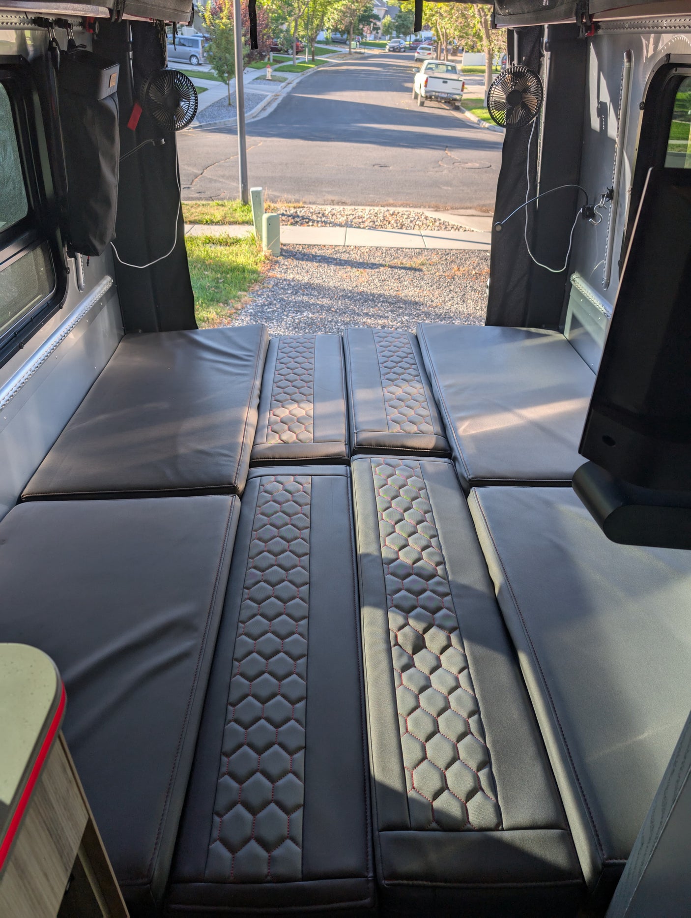 Airsteam Insterstate 24x - Luxury Off the Grid Van