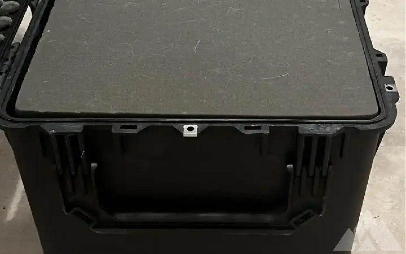 Pelican 1660 — used cases & cargo boxes for sale (photo 4)