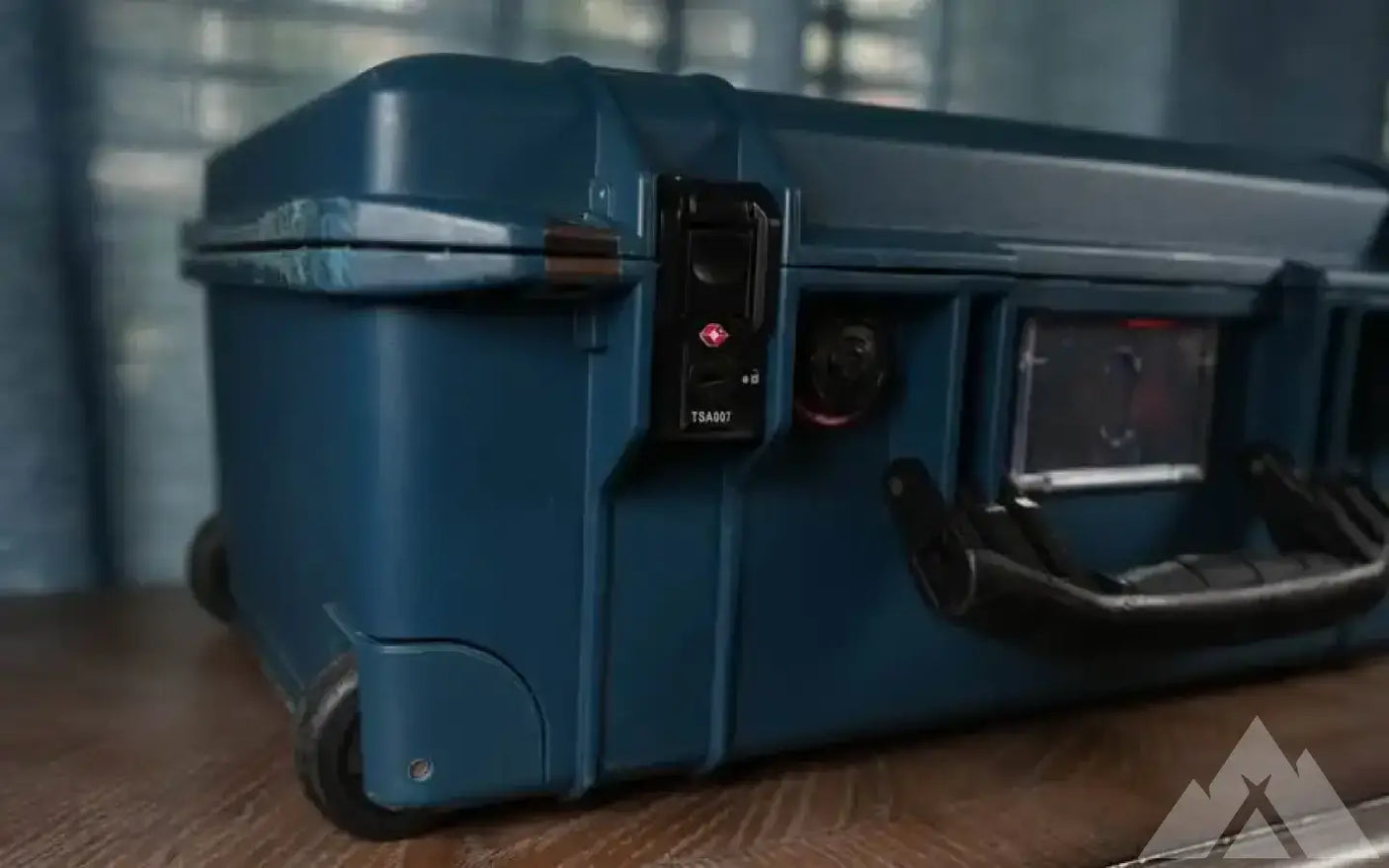 Pelican Air 1535 TRVL Indigo Wheeled Carry-On Hard — used cases & cargo boxes for sale (photo 4)