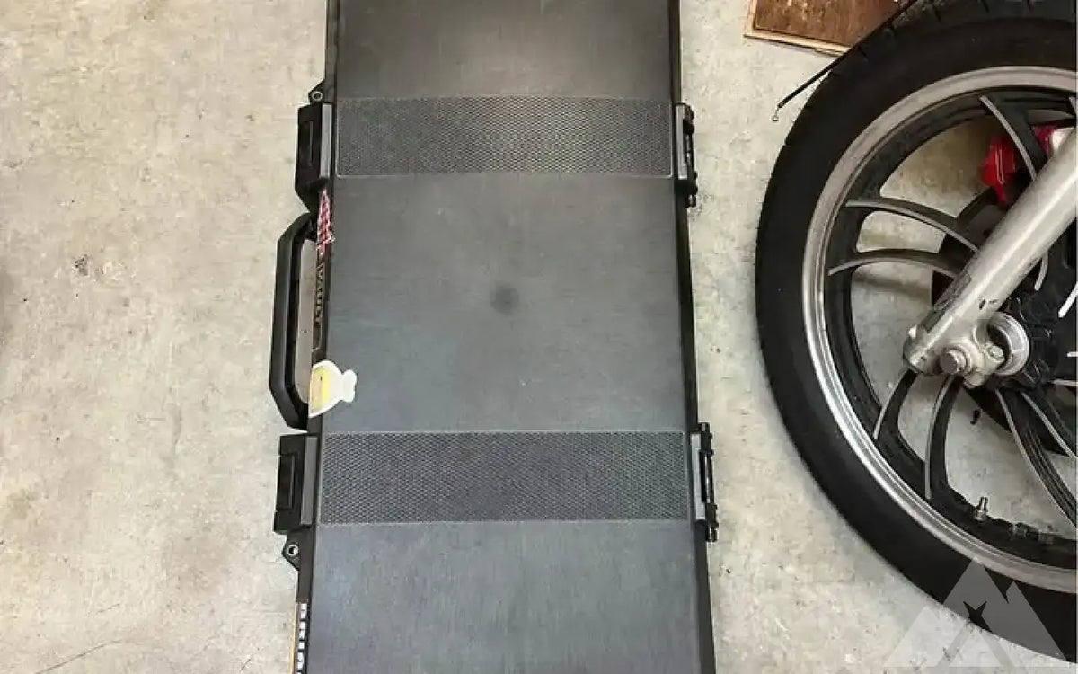 Pelican Vault Tactical Rifle Case — used cases & cargo boxes for sale (photo 2) — photo 2