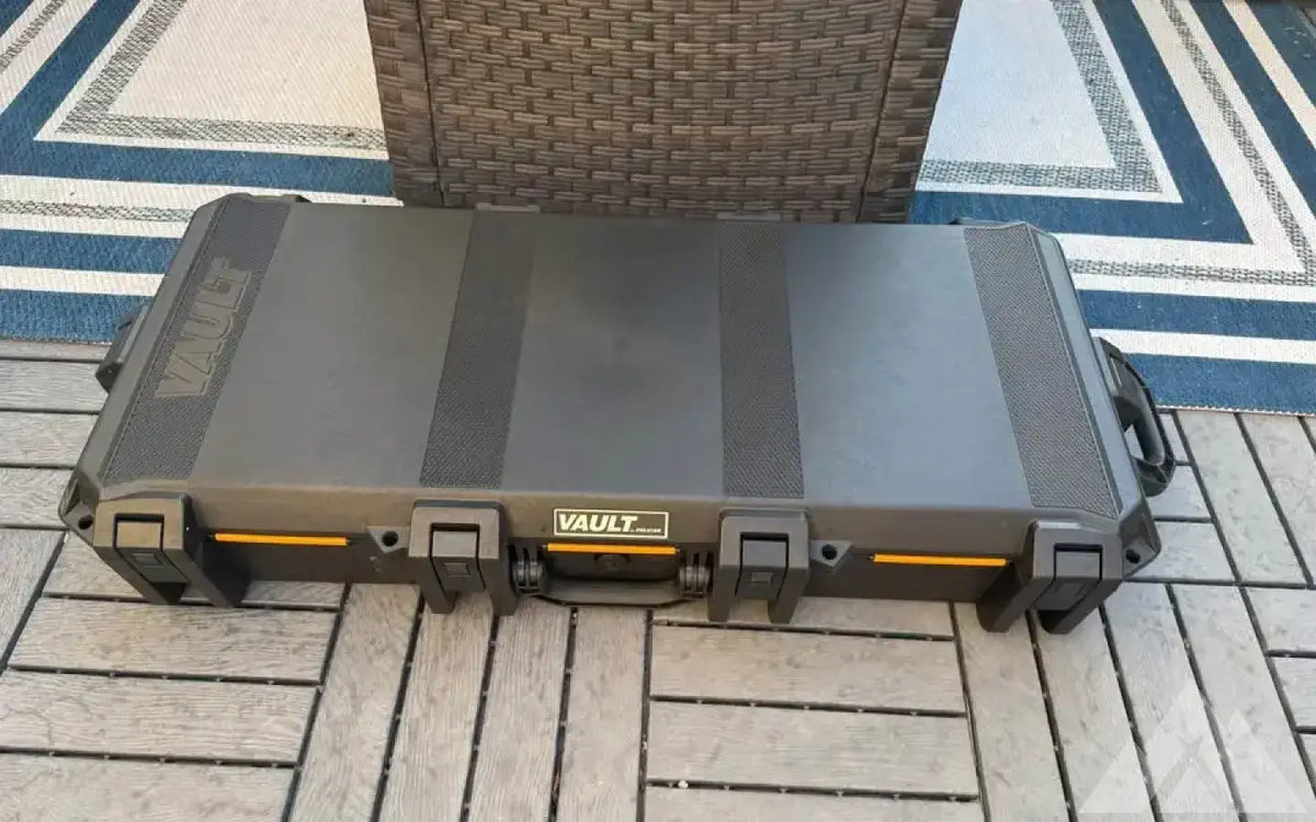 Pelican Vault V700 Takedown Case — used cases & cargo boxes for sale (photo 2) — photo 2