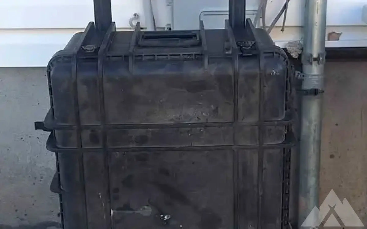 Pelican waterproof Case w/wheels — used cases & cargo boxes for sale — photo 1