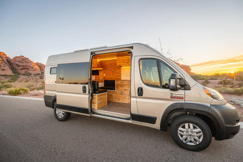 Off-Grid Campervan - Pro-Converted Ram Promaster 2500 overland rental