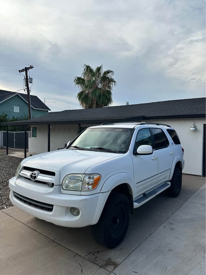 2005 Toyota Sequoia · Limited Sport Utility 4D in Phoenix, AZ (photo 10) — photo 10