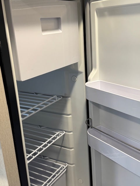 refrigerator — photo 11