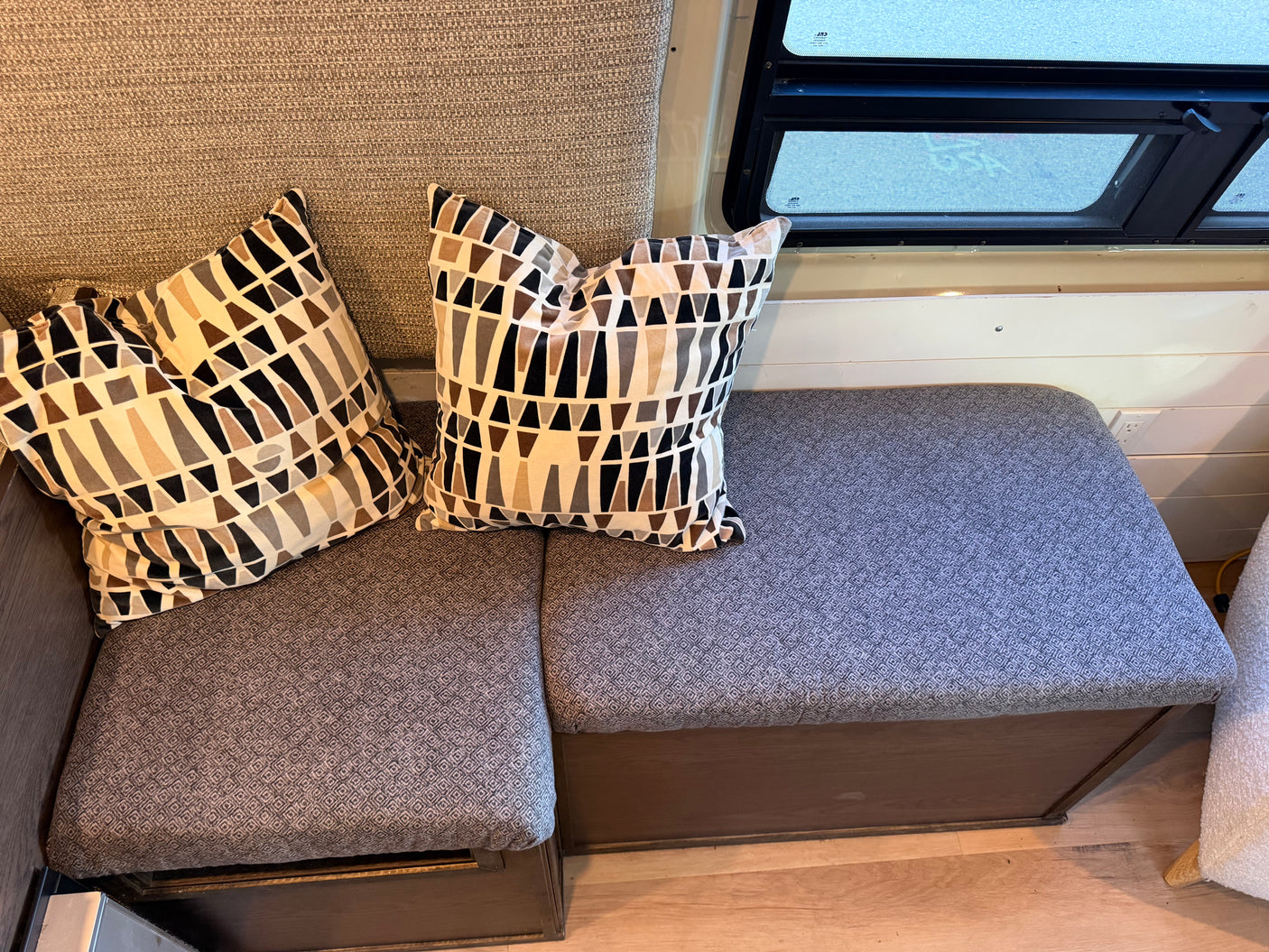 "Adventure Suite" Luxury Off-Grid Mercedes Sprinter - Sleeps 2