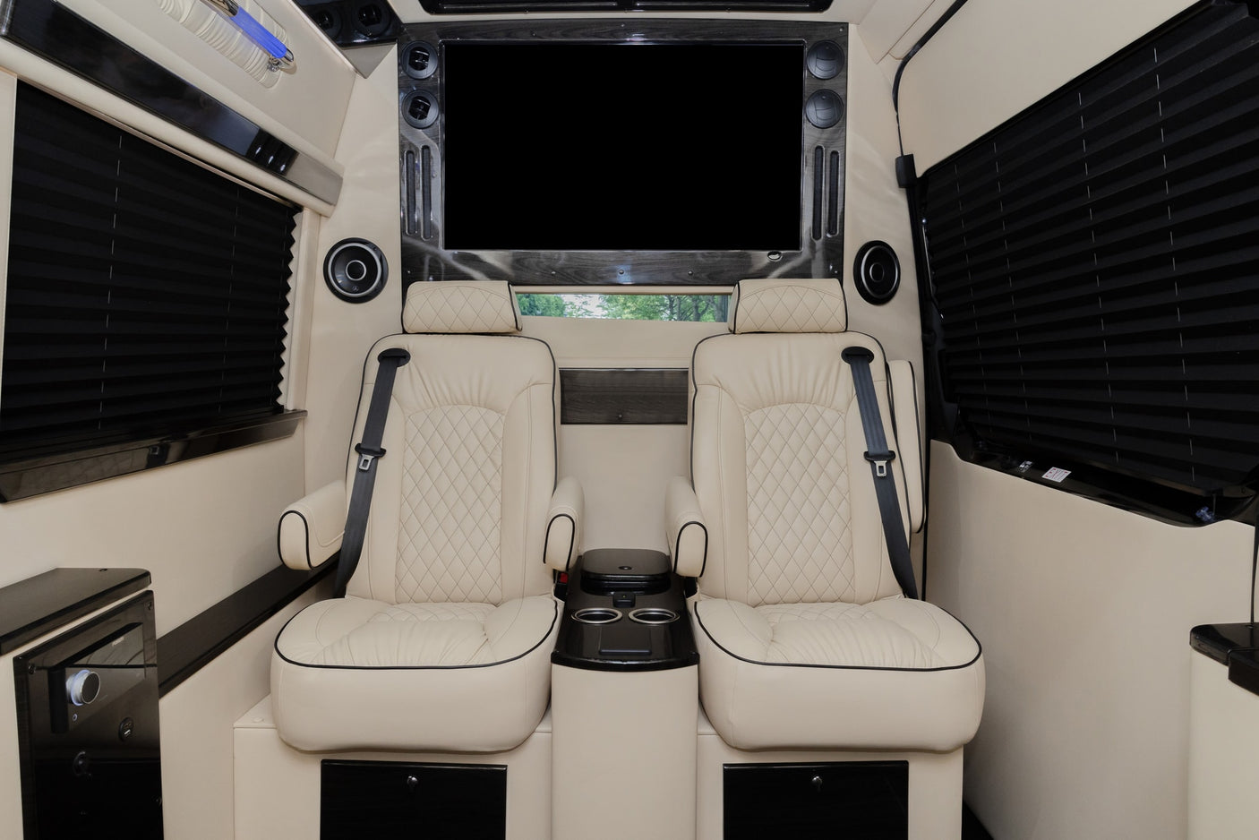 central console with cup holders