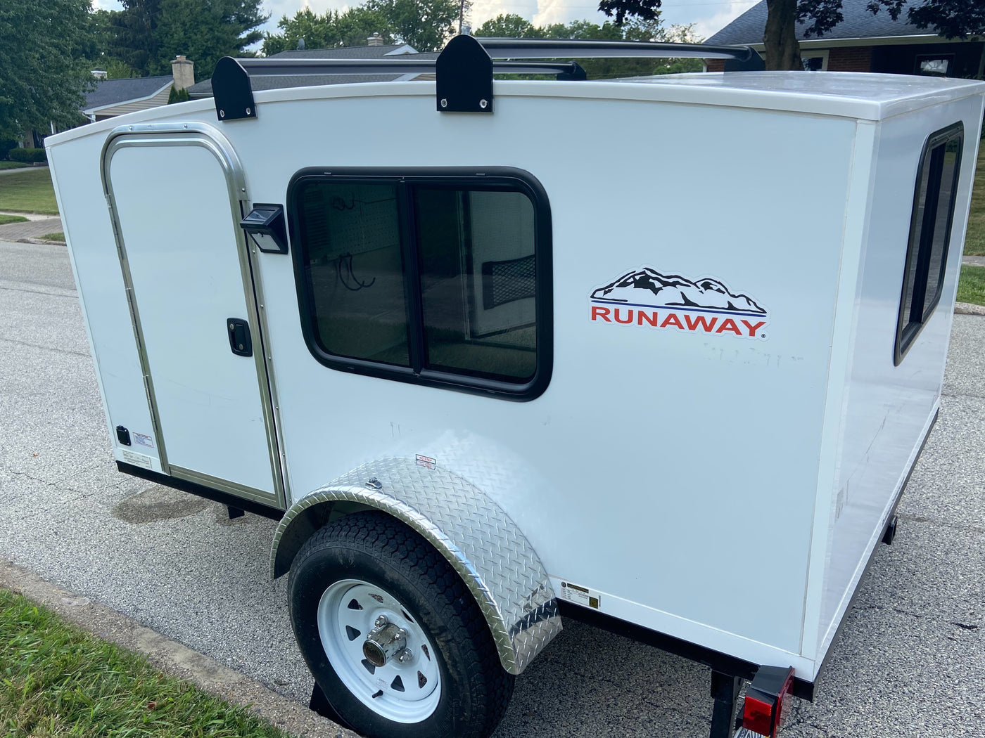 2021 Runaway Campers Rangerunner - Pets Welcome! — photo 11