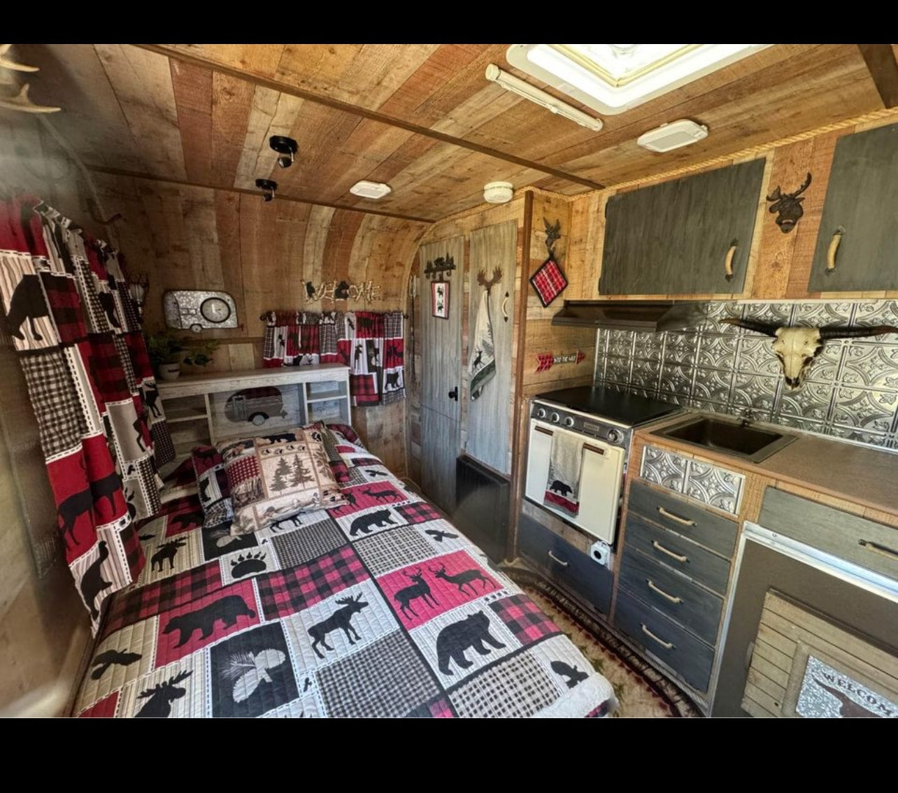 Explore this cozy — photo 1