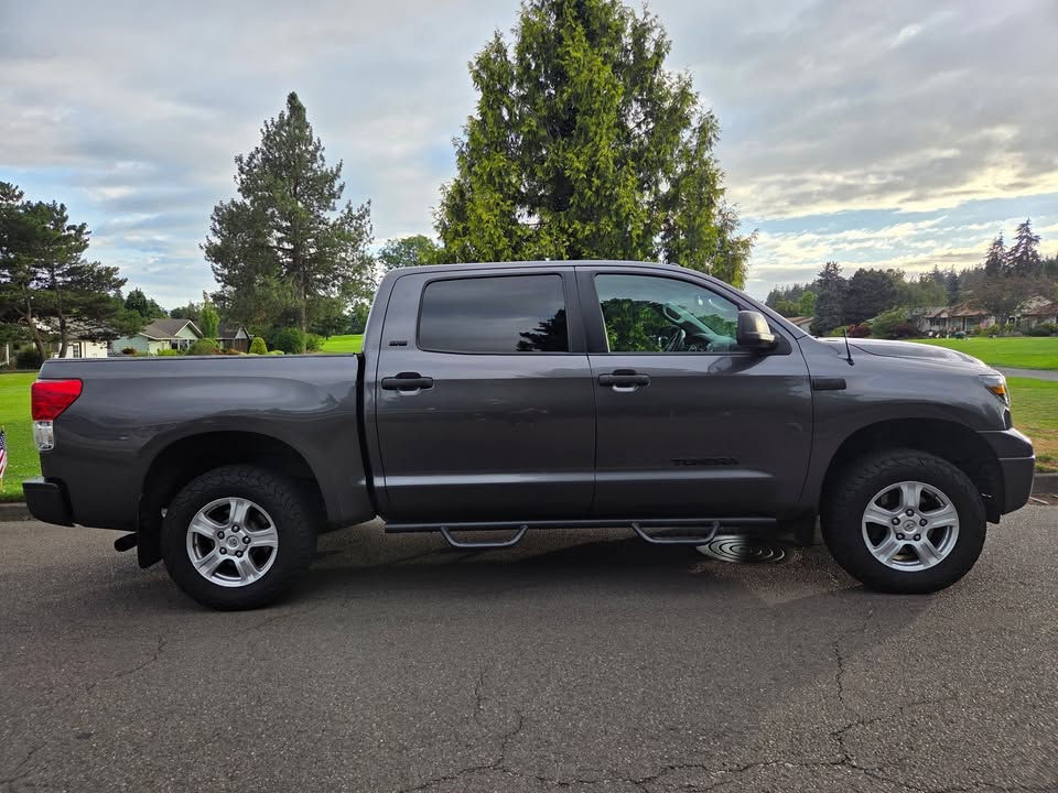 2011 Toyota tundra crewmax sr5 4x4 in Portland, OR (photo 3) — photo 3