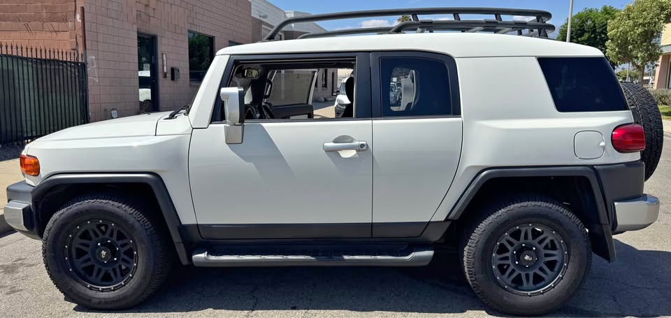 2013 Toyota FJ Cruiser · Sport Utility 2D in Ontario, CA (photo 1)