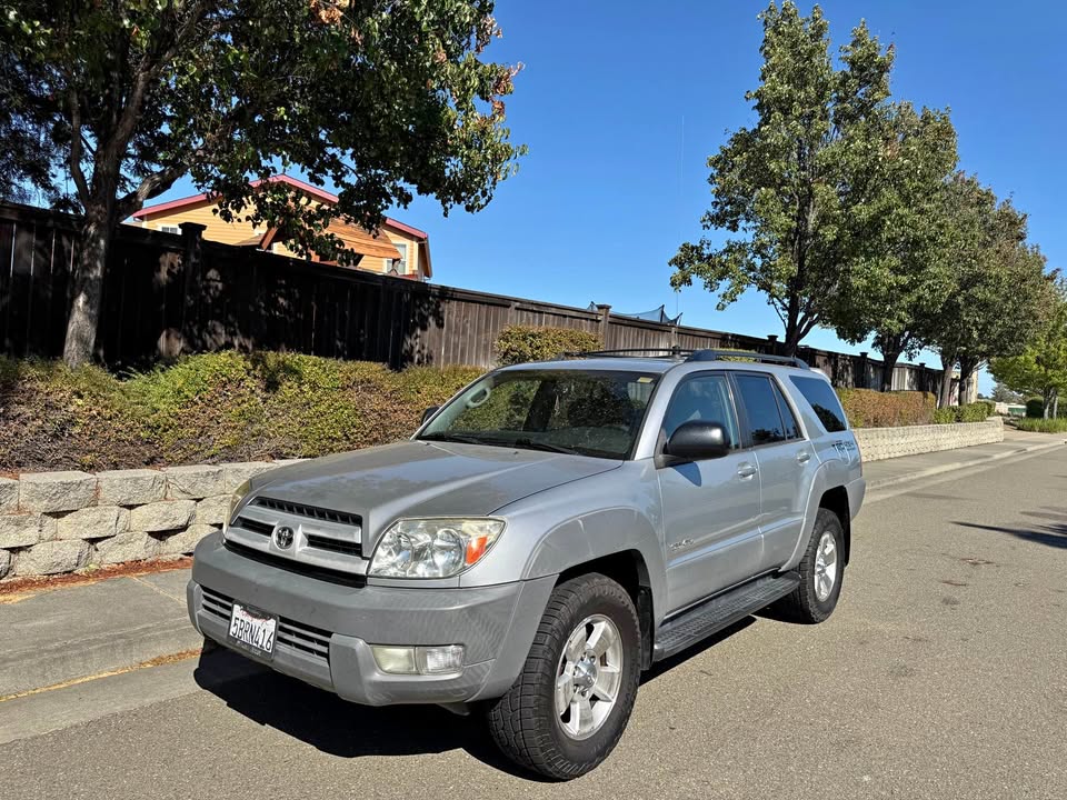 2005 Toyota 4Runner · SR5 Sport Utility 4D in Vacaville, CA (photo 1) — photo 1