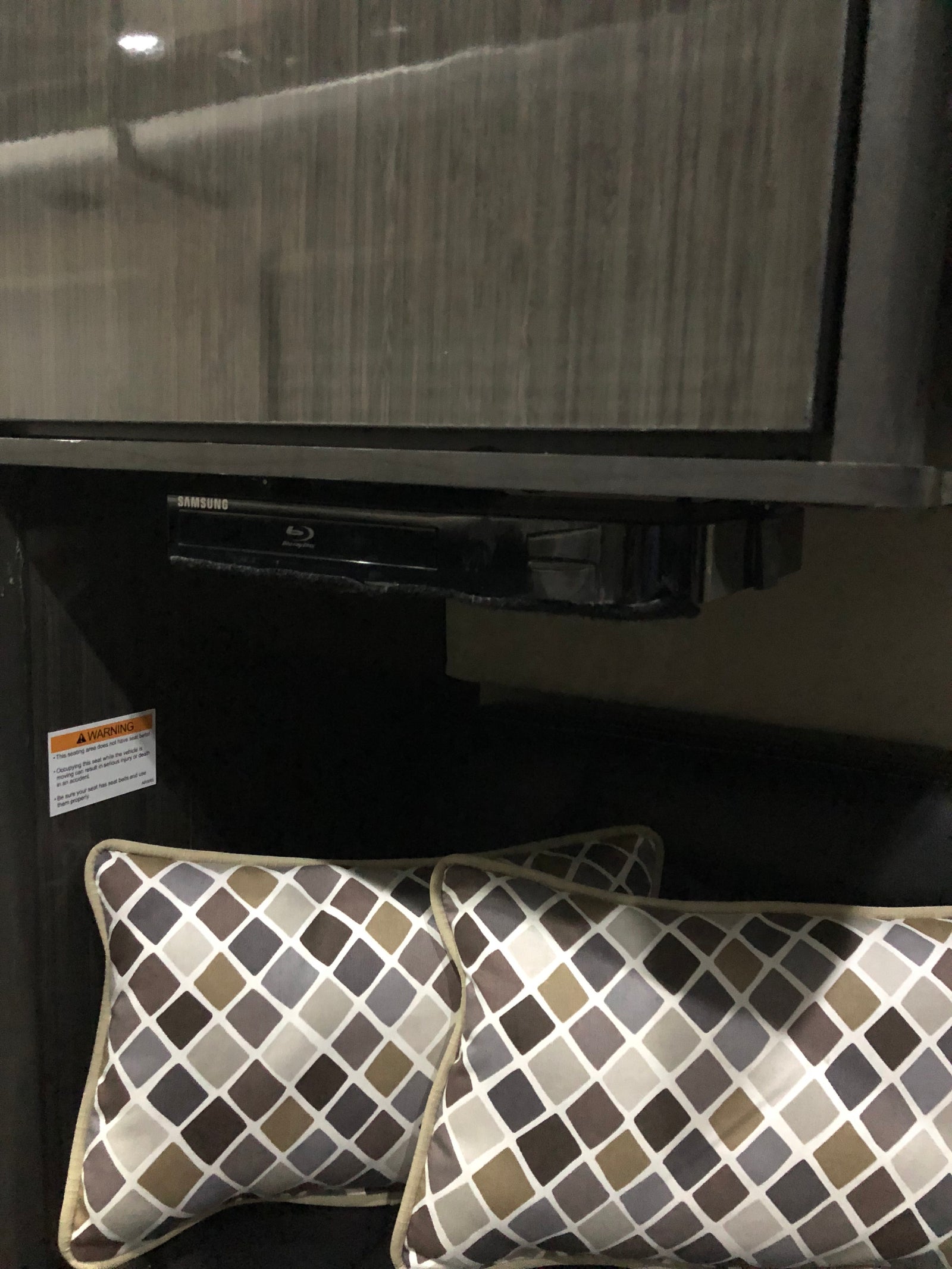 showing a modern kitchenette