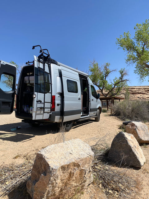 Van Healin' overland rental