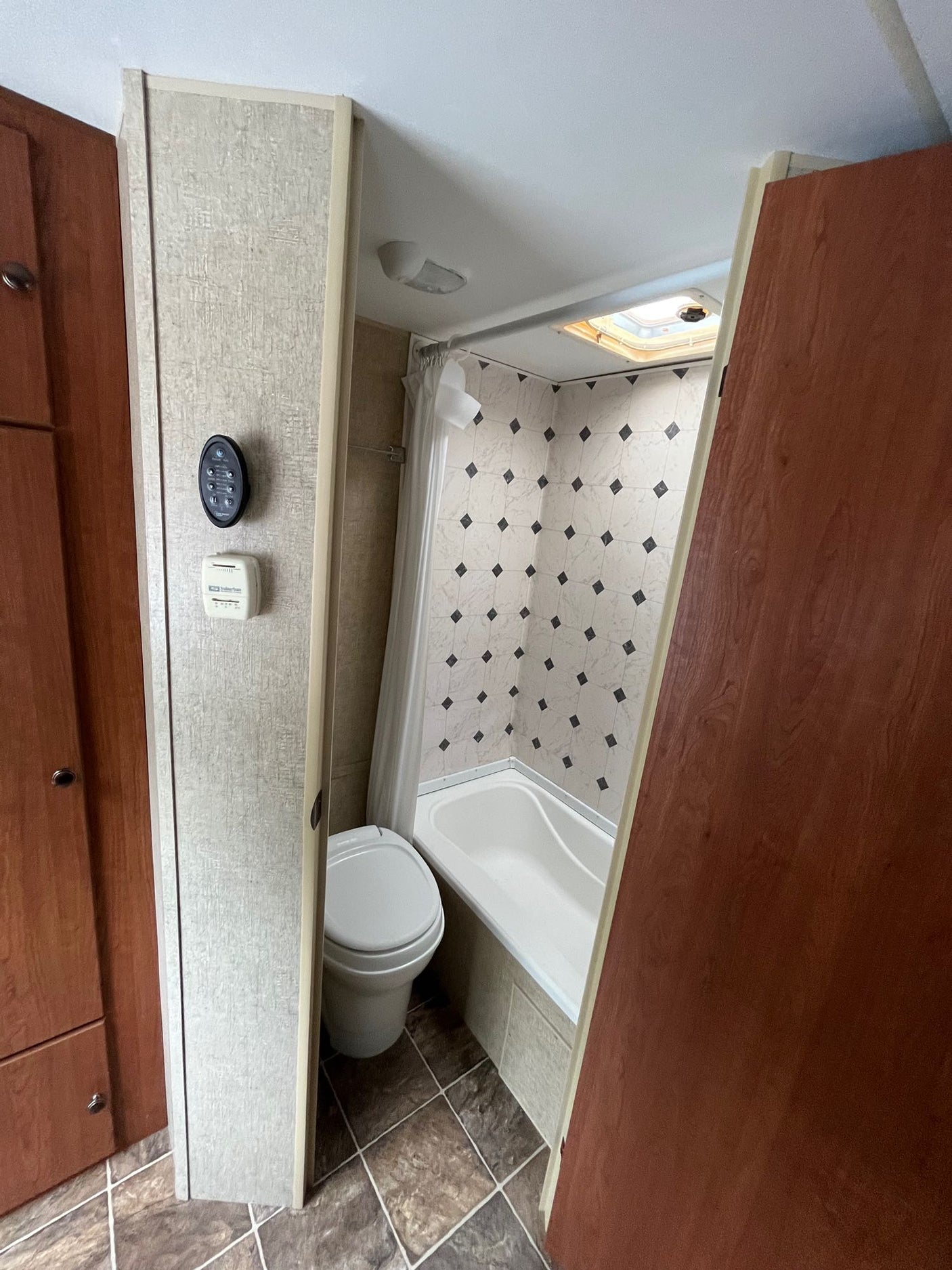 & overhead storage.|Inside a well-equipped RV rental