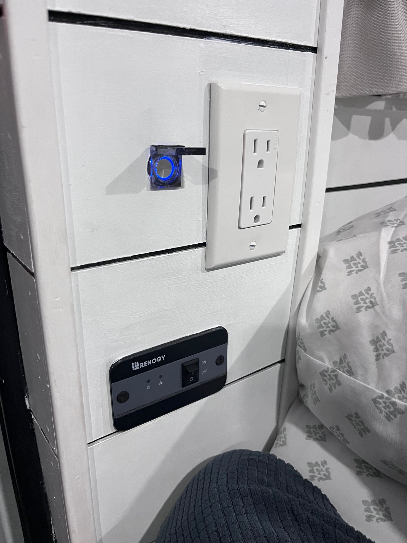 Perfectly Cozy Pet Friendly Off-grid capable 2019 Ford Transit Camper-Van