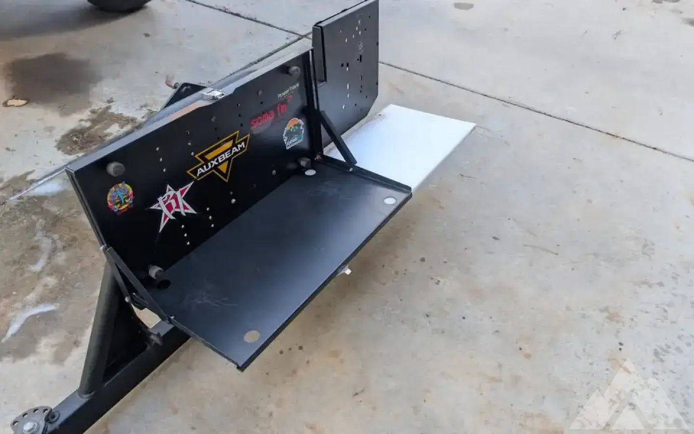 RIG'd UltraSwing -Hitch mount swing out spare tire — used tire carriers & swing outs for sale (photo 6) — photo 6