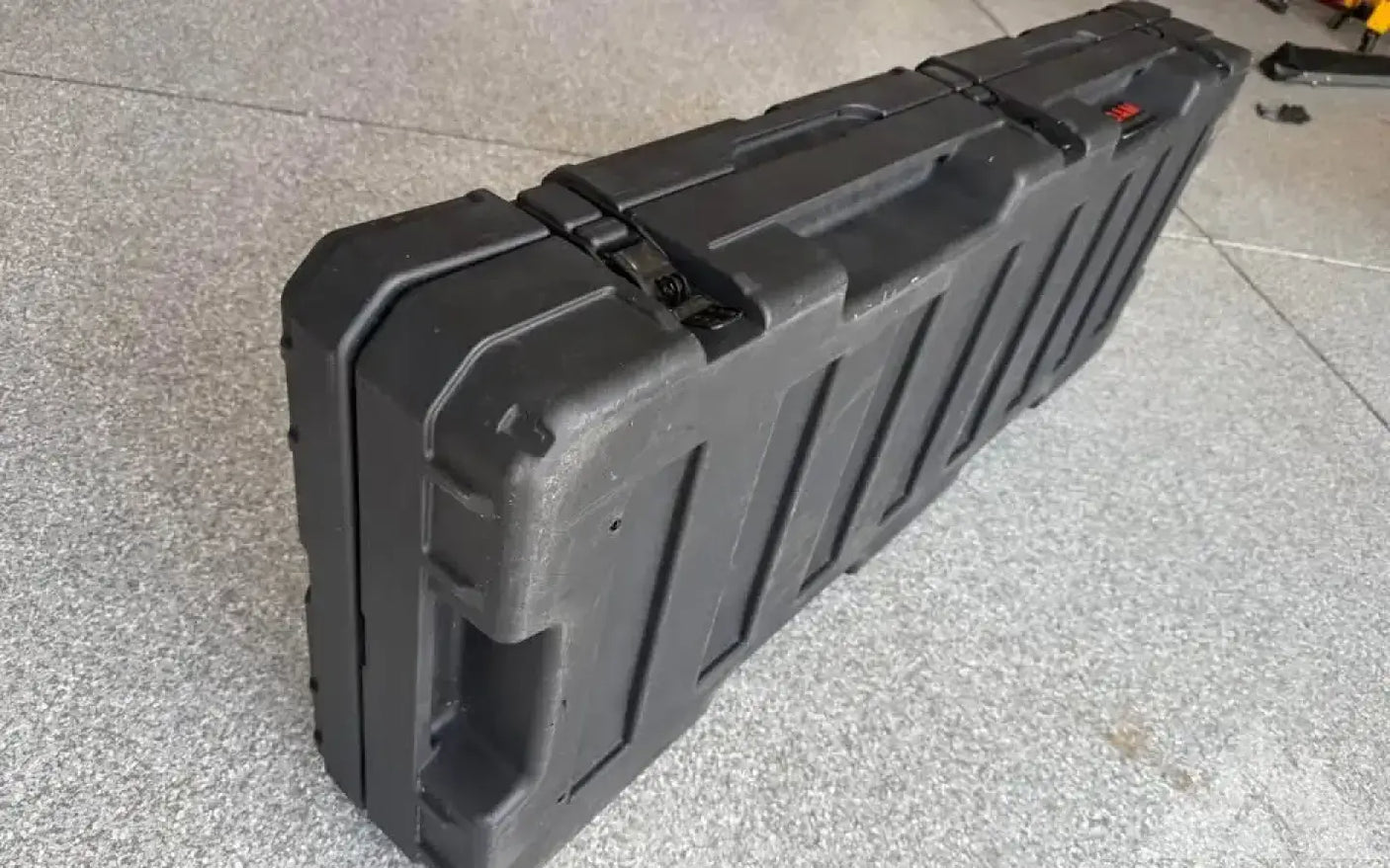 ROAM Adventure 83L Rugged Case — used cases & cargo boxes for sale (photo 4)