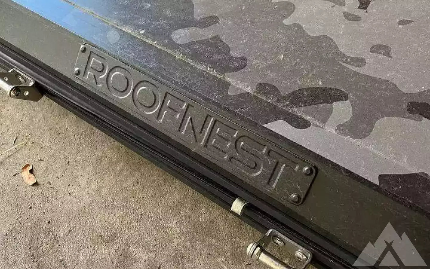 Roofnest falcon 50”w 88”L — used rooftop tents for sale (photo 3)