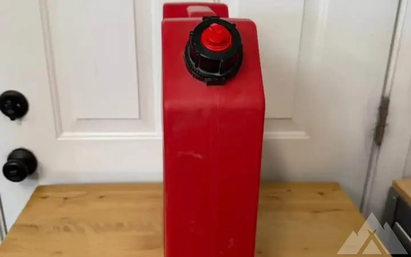 RotoPax 2 Gallon Gas Can — used water & fuel storage for sale (photo 2) — photo 2