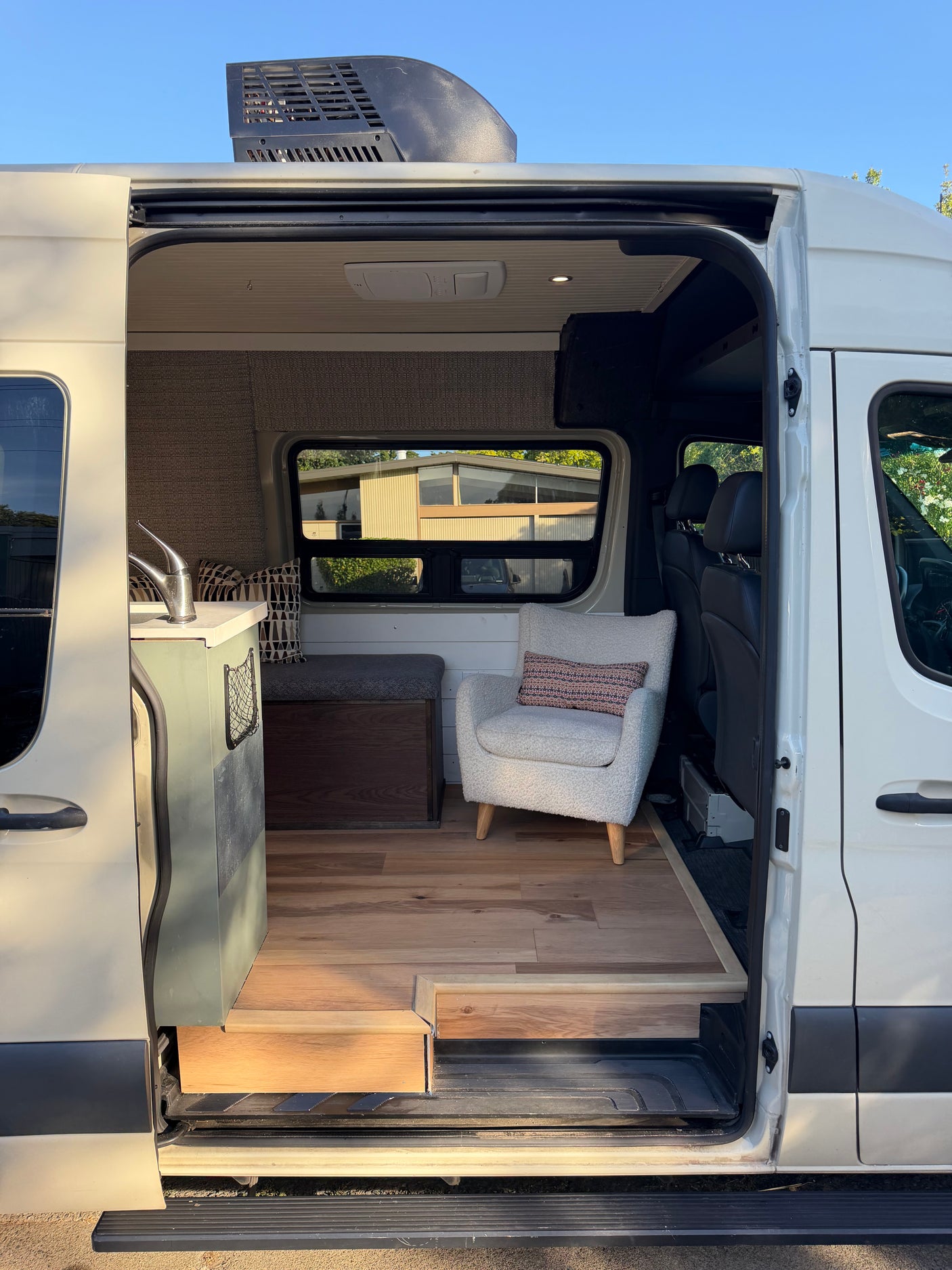 "Adventure Suite" Luxury Off-Grid Mercedes Sprinter - Sleeps 2